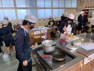 8D8974B2-CE3D-47EC-8100-986593817694