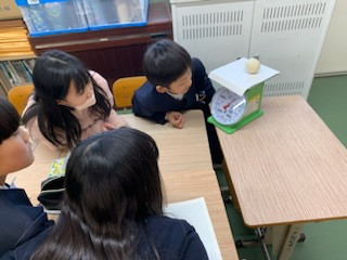 EFEF0CA0-7569-47DE-BF50-7128DE28BCA6