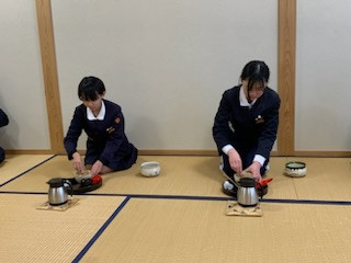 FBBFF061-8942-49C4-8781-F010924C39B8