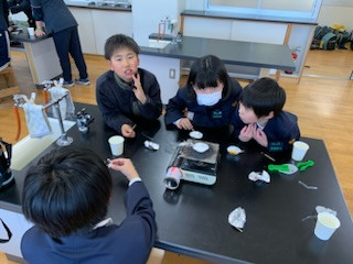 6D03E3E8-6B38-439F-9D52-C93E15B7973E