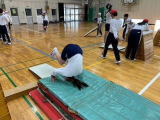 27FBDE1B-FCF0-4F40-B1F7-9B05B678FCB8